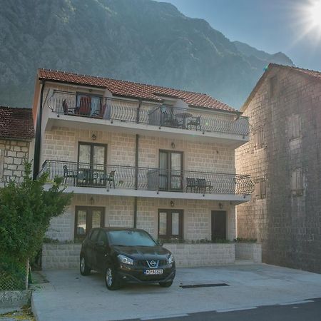 Apartments Marija Risan Buitenkant foto